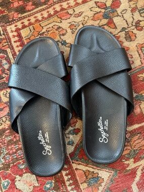 Seychelles Like New Women's Black Lighthearted Slides Size 6